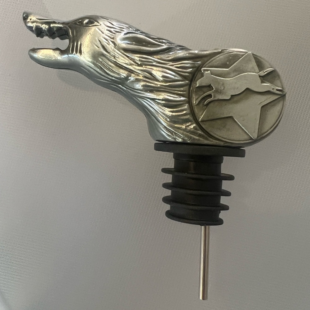 Silver Wolf Bottle Aerator